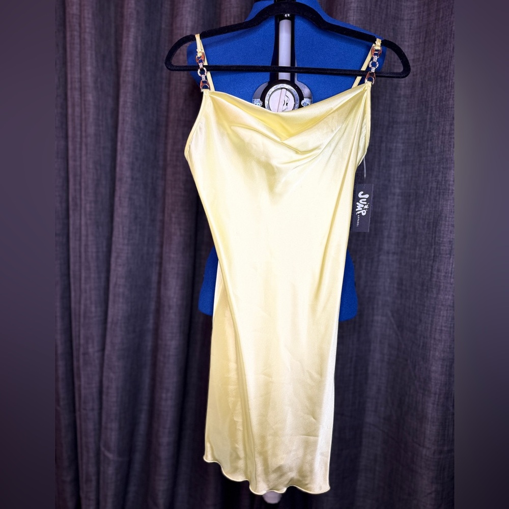 JUMP APPAREL NWT
Satin Cowl Neck Slip Dress In Yellow (Lemon) Size S